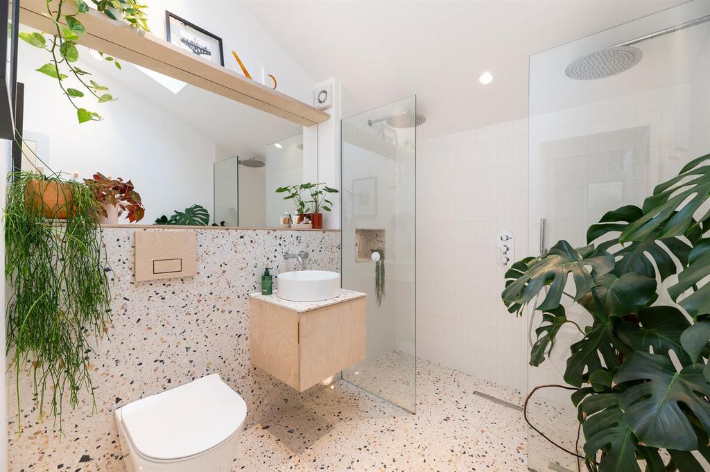 Ensuite two