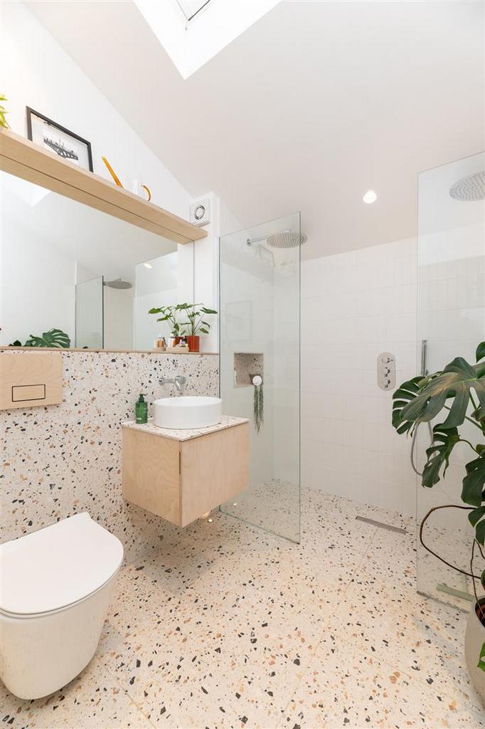 Ensuite two