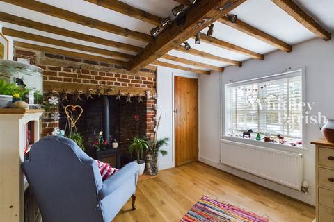 3 bedroom cottage for sale, The Street, Hepworth