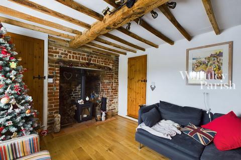 3 bedroom cottage for sale, The Street, Hepworth