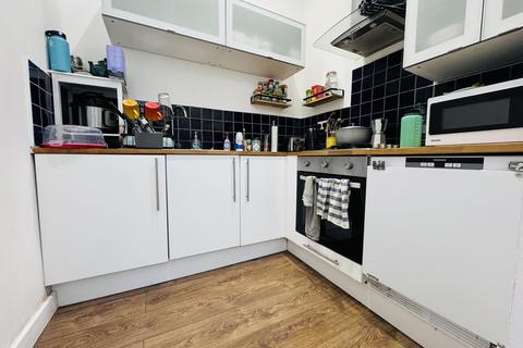 2 bedroom apartment to rent, 1 Romero Close, London SW9