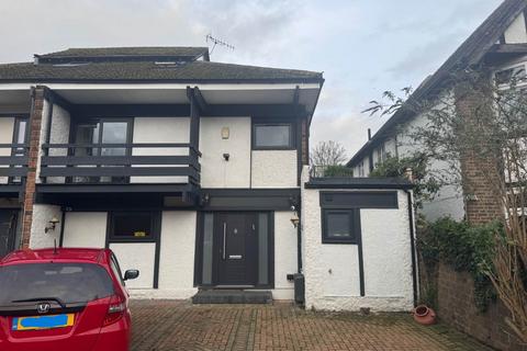 4 bedroom semi-detached house for sale, Lake View, Edgware