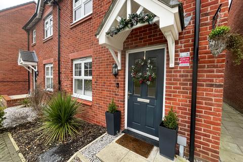 3 bedroom semi-detached house for sale, Clarendon Road, Hyde