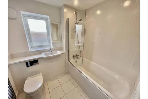 3 bedroom terraced house to rent, Fairmile Avenue, SW16