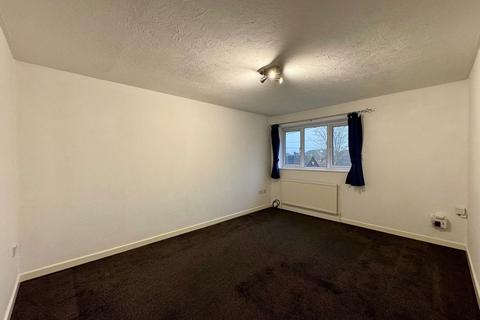 2 bedroom maisonette for sale, Chapel Court, Thatcham RG18