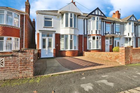 3 bedroom end of terrace house for sale, Lascelles Avenue, Withernsea, East Riding of Yorkshire, HU19 2EB