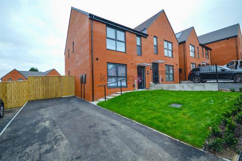 3 bedroom semi-detached house to rent, Stonecliffe Road, Sheffield