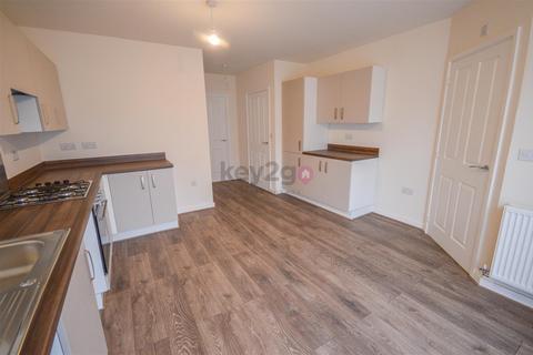 3 bedroom semi-detached house to rent, Stonecliffe Road, Sheffield