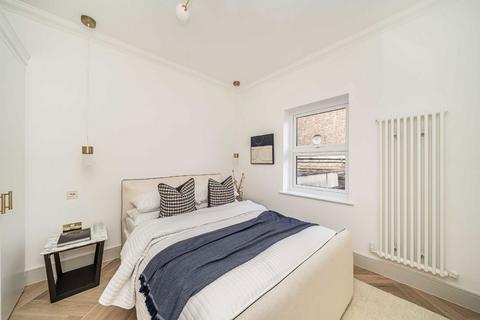 2 bedroom flat for sale, South End Road, London NW3