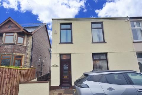 3 bedroom end of terrace house for sale, Hirwaun, Aberdare CF44