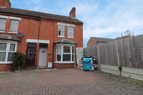 2 bedroom terraced house to rent, East Grove, Rushden, Northamptonshire