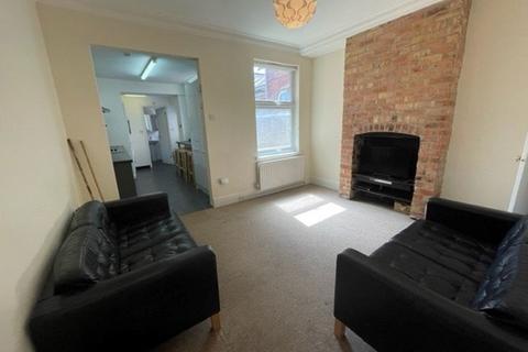 4 bedroom terraced house to rent, Gaul Street, Leicester