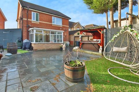 4 bedroom detached house for sale, Brandon Way, Kingswood, Hull, East Riding of Yorkshire, HU7 3EL