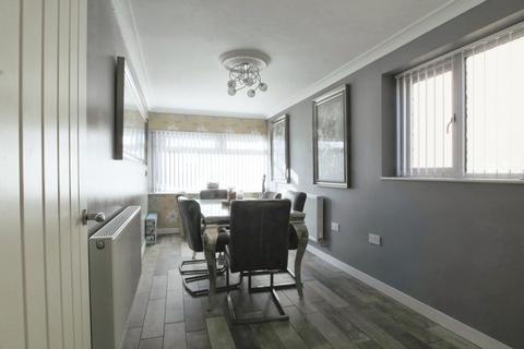 4 bedroom detached house for sale, Brandon Way, Kingswood, Hull, East Riding of Yorkshire, HU7 3EL