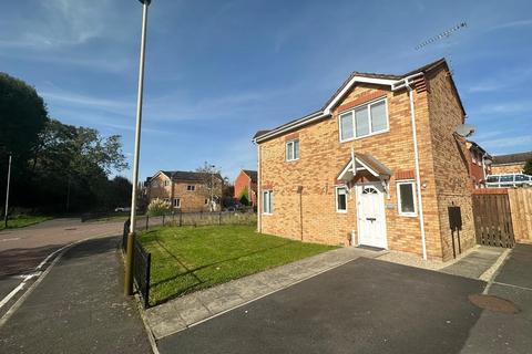 2 bedroom semi-detached house to rent, Autumn Road, Leicester