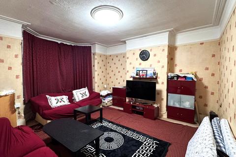 4 bedroom terraced house for sale, Witley Gardens, Southall, Middlesex, UB2