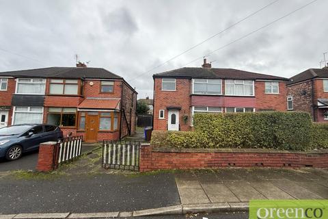 3 bedroom semi-detached house to rent, Charlbury Avenue, Bury M25