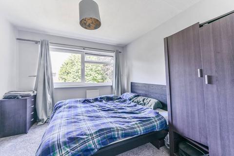 1 bedroom flat to rent, Chanctonbury Gardens, Sutton, SM2