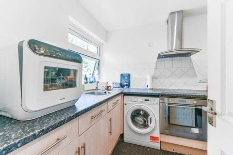 1 bedroom flat to rent, Chanctonbury Gardens, Sutton, SM2