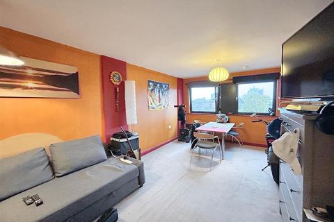 1 bedroom apartment for sale, Forest Lane, London