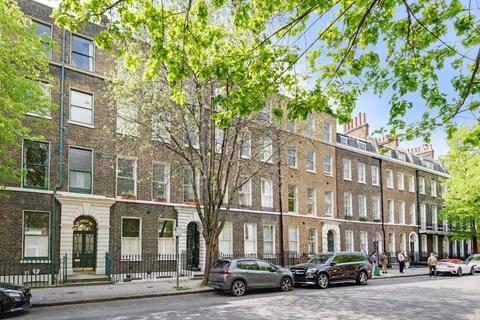 1 bedroom flat for sale, Doughty Street, London WC1N