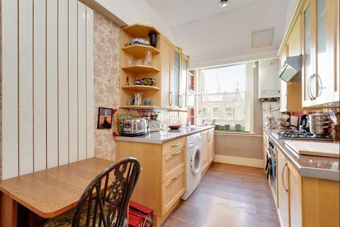 1 bedroom flat for sale, Doughty Street, London WC1N