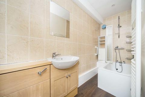 1 bedroom flat for sale, Doughty Street, London WC1N