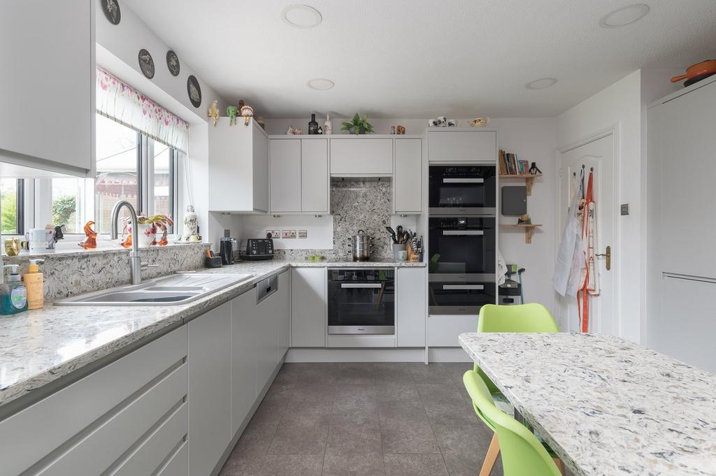 Kitchen/Breakfast Room