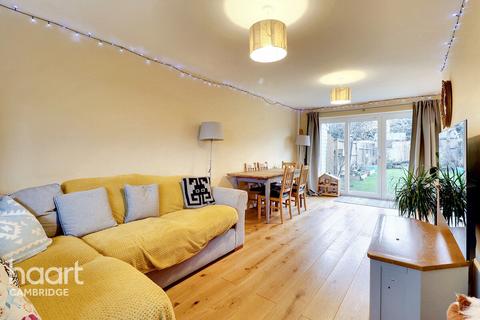 16 Acton Way, Cambridge, CB4 3SD