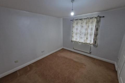 4 bedroom semi-detached house to rent, Bowness Grove, Willenhall, WV12