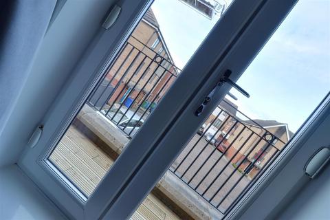 2 bedroom townhouse for sale, Constable Way, Brough