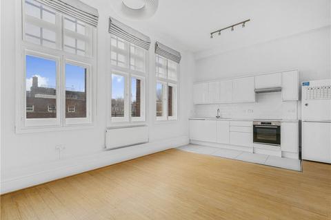 Studio to rent, Egerton Gardens, Knightsbridge, London, SW3