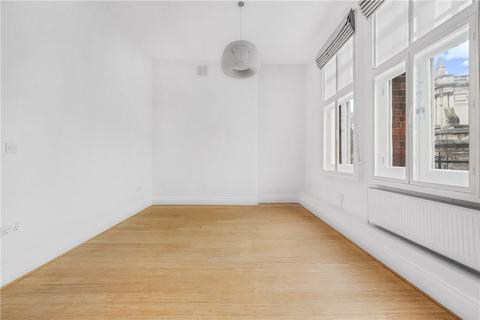 Studio to rent, Egerton Gardens, Knightsbridge, London, SW3