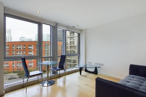 Studio to rent, Ontario Tower, Fairmont Avenue, London