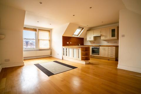 4 bedroom flat for sale, Shardcroft Avenue, London SE24