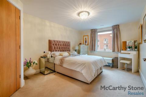 1 bedroom apartment for sale, Josiah Drive, Ickenham, Uxbridge, Buckinghamshire, UB10 8FB