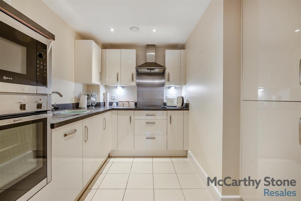 8630798-interior01.jpg