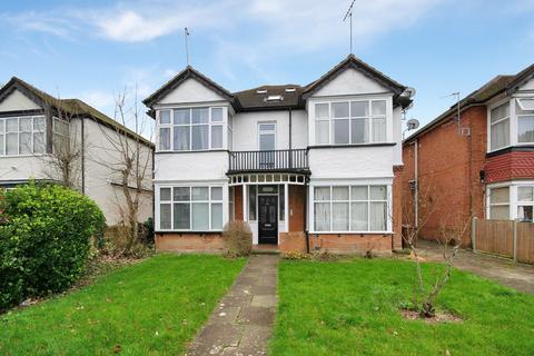 2 bedroom flat for sale, Devonshire Road, Pinner HA5