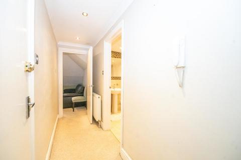 21d Devonshire Road, Pinner, HA5 4LY