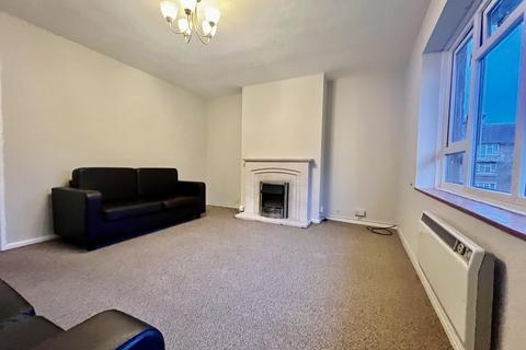 2 bedroom apartment to rent, Milman Close, Pinner HA5