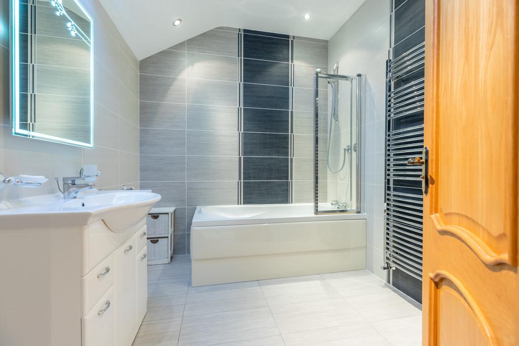 Bedroom Three Ensuite
