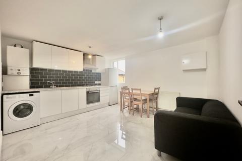 1 bedroom flat to rent, 48 Longley Road, SW17 9LL