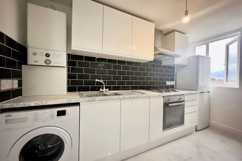 1 bedroom flat to rent, 48 Longley Road, SW17 9LL