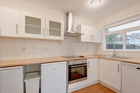 2 bedroom end of terrace house to rent, McCall Close, London SW4