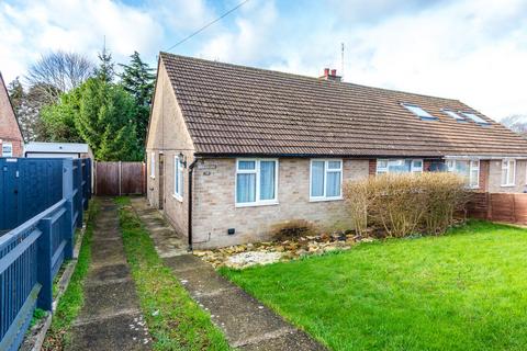 3 bedroom semi-detached bungalow to rent, Vine Hill Close, Higham Ferrers NN10