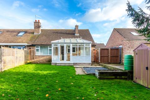 3 bedroom semi-detached bungalow to rent, Vine Hill Close, Higham Ferrers NN10