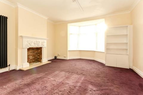 3 bedroom end of terrace house to rent, Northampton Road, Wellingborough NN8