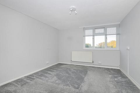 2 bedroom flat to rent, Park Road, Uxbridge UB8