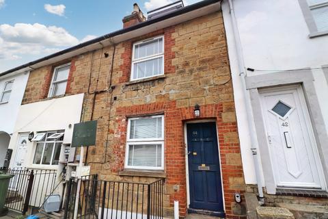 2 bedroom maisonette to rent, Quarry Road, TUNBRIDGE WELLS