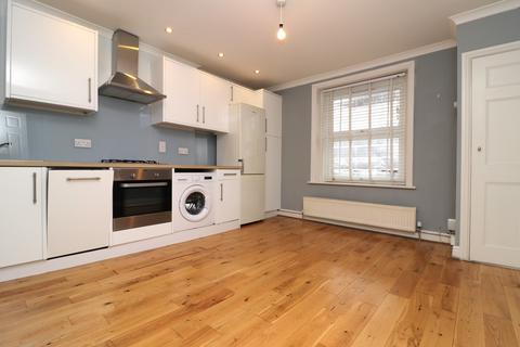 2 bedroom maisonette to rent, Quarry Road, TUNBRIDGE WELLS